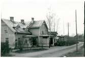 Svedvi sn, Hallstahammars kn, Hallstahammar.
Skolgatan - tidigare Köpmangatan, 1920-talet.