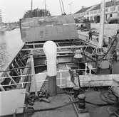 Lyft av bottensektion å 100-tonskranen