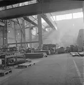 Int av plåt och svets oreda med kablar