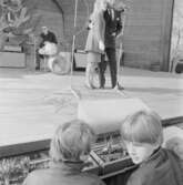 Lions dag, Sven-Bertil Taube, Läderläpparna, Lena Granhagen, Frk. Skansen, Agneta. Sollidenscenen.