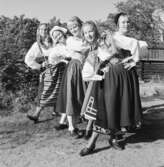 Fröken Skansen Gunnel Bergström och Skansenguiderna