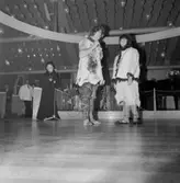 Personalfest. Skansenpersonal iklädda 