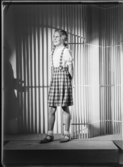 Flickklänning, ”Hattar och diverse kläder, 1942”