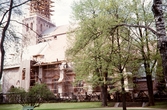 Växjö domkyrka, 1959. Under renovering, södra fasaden.