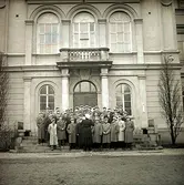 En studentkör på Rådhustrappan i Jönköping.