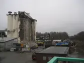 Rivningen av Soabs silo i Mölndals Kvarnby. Fotografi taget den 5 december 2008. Byggnadsdokumentation under rivning.