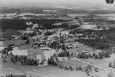 Flygfoto över Broaryd i Gislaveds kommun. Jönköpings län. Nr D 1869