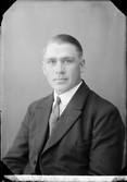 Ateljéporträtt - Joel Mattsson från Lund, Valö socken, Uppland 1922