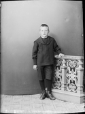 Ateljéporträtt - barn till Beda Eriksson från Nolsterby, Börstil socken, Uppland 1922