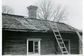 Tärna sn, Sala kn, Vigelshus.
Tak på gårdsbyggnad.