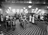 Personalmatsalarnas kök 1950. Nordiska Kompaniet.