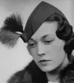 Filthatt med fjäderplym. Nordiska Kompaniet.