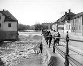 Östra Ågatan, Fyrisån och Akademikvarnen, Uppsala år 1900