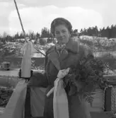 Sjösättning av 123 M/S Monica Smith. Flickan på bilden är fartygets gudmor.