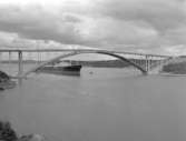 Georg L Parkhurst under gamla Tjörnbron.