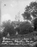 Enligt text på fotot: Gabriel Anderssons hem i Bodarne, Högsäter Var där natten mellan den 17-18 juni 1923