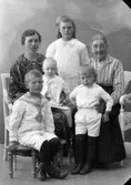 Enligt fotografens journal nr 5 1923-1929: 