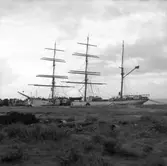 49. Portugal. Foto jornal finns på B.M.A. + fotoalbum.
Samtidigt förvärv: Böcker och arkivmaterial.
Foton tagna 1959-11-16.
12 Bilder i serie.