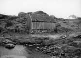 Skrivet på baksidan: Bådenanst på Utsira Ã¸st for SÃ¸rvåg 20/8 1967
Fotograf: Henning Henningsen
Fotot taget: 1967-08-20