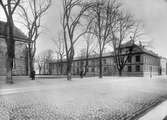 År 1870. Prostgården vid Östra Storgatan i Jönköping, granne med nuvarande Kristine kyrka.