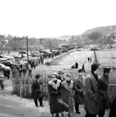 Avslutad fotbollsmatch på Zinkens damm i Huskvarna.