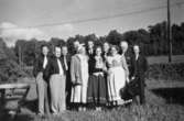 Hällesåkers spelmanslag bildades 1951. Det första laget bestod av Gustaf Svensson, Ivar Svensson, Arvid Svensson, Gustav Andersson, Arne Andersson, Bror och Greta Vikström och Signe Posse. Lindome 1952.