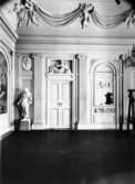 Gunnebo slott cirka 1910. Fast utsmyckning av väggar, dörrar, tak och golv.