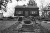 Byggnadsdokumentation av ett hus på Gamlehagsvägen 11, Torrekulla i Kållered, 1992.