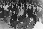 Underhållning vid August Werners Luciafest 1949. Personalen som publik vid festlekar.