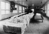 Balbrytning av bomull i spinneriet på Krokslätts fabrik.