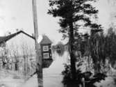 Edebäcks poststation som fick utrymmas natten mellan den 19-20 maj 1931 gå grund av översvämningarna i Klarälvsdalen.