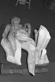 Dokumentation av lagning av skulpturer Bacchus och Flora efter sönderslagningen 1993.