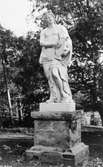 Staty av Gioacchino Frulli (1766-1801) i Gunnebo slottspark, 1930-tal.