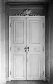 Dubbeldörr i matsalen på Gunnebo slott.