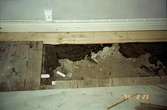 Reparation av ett golv inne på Gunnebo slott, maj 1995.