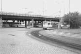 Mölndalsbro i dag - ett skolpedagogiskt dokumentationsprojekt på Mölndals museum under oktober 1996. 1996_0987-0990 är gjorda av högstadieelever från Kvarnbyskolan 9A, grupp 5. Se även 1996_0913-0940, gruppbilder på klasserna 1996_1382-1405 samt bilder från den färdiga utställningen 1996_1358-1381.