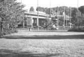 Bron åt nordost. Mölndalsbro i dag - ett skolpedagogiskt dokumentationsprojekt på Mölndals museum under oktober 1996. 1996_1079-1097 är gjorda av högstadieelever från Kvarnbyskolan 9C, grupp 4. Se även 1996_0913-0940, gruppbilder på klasserna 1996_1382-1405 samt bilder från den färdiga utställningen 1996_1358-1381.