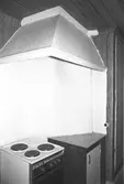 Kvarnfallet 31 i Grevedämmet, hösten 1994. Spis i kök.