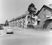 Expressutdelning i det moderna Fröslunda-området, under dagens
första filial-, bunt- och expresskörningstur.