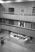 Reception samt två etagevåningar i Mölndals stadshus, juni 1994.