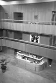 Reception samt två etagevåningar i Mölndals stadshus, juni 1994.