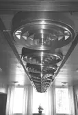 En avlång taklampa i Mölndals stadshus, juni 1994.