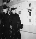 Ärkebiskopinnan Anna Söderblom (t.h.) och hennes svärdotter
Anna-Lisa, dotter till statsminister P-A Hansson.