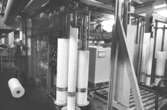 Papperstillverkning, 1980-tal.
Bilden ingår i serie från produktion och interiör på pappersindustrin Papyrus.