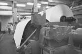 En maskin för papperstillverkning, 1980-tal.
Bilden ingår i serie från produktion och interiör på pappersindustrin Papyrus.