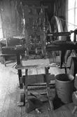 Svarv i snickarboden. Hembygdsgården/Börjesgården i Hällesåker, Lindome 1992-06-29.