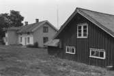 Bostadshuset och ladugården. Hembygdsgården/Börjesgården i Hällesåker, Lindome 1992-06-29.