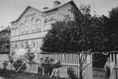 Vy från sydost på Baptistkyrkan Betania, Frölundagatan 4 (tidigare Mölndalsbro 53, idag: Brogatan), 1900-1930-tal. Samma foto som: 1995_0849.