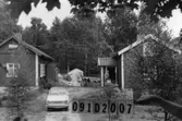 Byggnadsinventering i Lindome 1968. Ranered 1:16.
Hus nr: 091D2007.
Benämning: permanent bostad och ladugård.
Kvalitet: god.
Material: trä.
Övrigt: bilvrak, skräp. Ladugården inrymmer bostad.
Tillfartsväg: framkomlig.