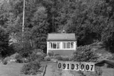 Byggnadsinventering i Lindome 1968. Ranered 1:55.
Hus nr: 091D3007.
Benämning: fritidshus, gäststuga och två redskapsbodar.
Kvalitet, fritidshus och gäststuga: god.
Kvalitet, redskapsbodar: god, mindre god.
Material: trä.
Tillfartsväg: ej framkomlig.